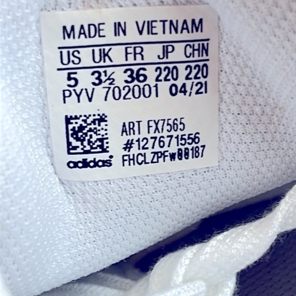 Brand New Adidas Originals Superstar White Lace Up Sneakers Iridescent 3-Stripe - Picture 12 of 16